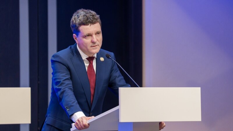 Cum explică Nicușor Dan trimiterea la CCR a legii combaterii extremismului? Mai mulți experți au criticat decizia