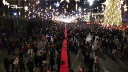 საახალწლო სუფრა რუსთაველის გამზირზე