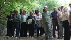 Zona e gërmuar në Zubin Potok, ku u zhvarrosën mbetje mortore që dyshohet se i përkasin të zhdukurve nga lufta e fundit