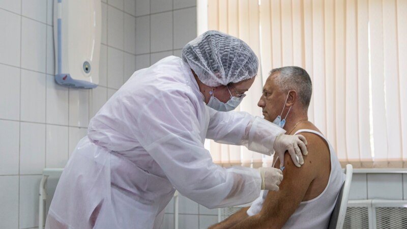 Русиядә коронавирустан тагын бер вакцинаны кешеләрдә сынау башланды