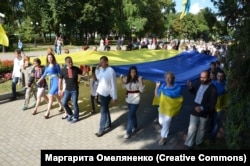 «Коли почалася війна, я до того була в молодіжці «Свободи», також мала вже вишколи по володінню зброєю, тобто могла вже збирати, розбирати «калаш», стріляти з нього і тому подібне», – Маргарита Омеляненко