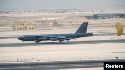 Стратэгічны бамбавік Б-52 з базы Барксдэйл прызямляецца ў Катары, 1991