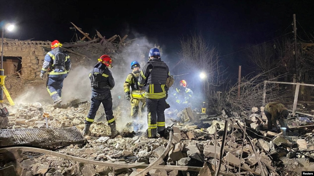 Urmările atacului cu rachete al Rusiei în orașul Pokrovsk, regiunea Donețk, Ucraina, pe 6 ianuarie 2024.