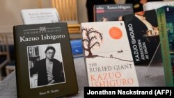 Shkrimtari britanik Kazuo Ishiguro 