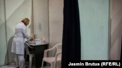 Vakcinacija na COVID-19 u sarajevskoj dvorani Zetra (19. april 2021.)