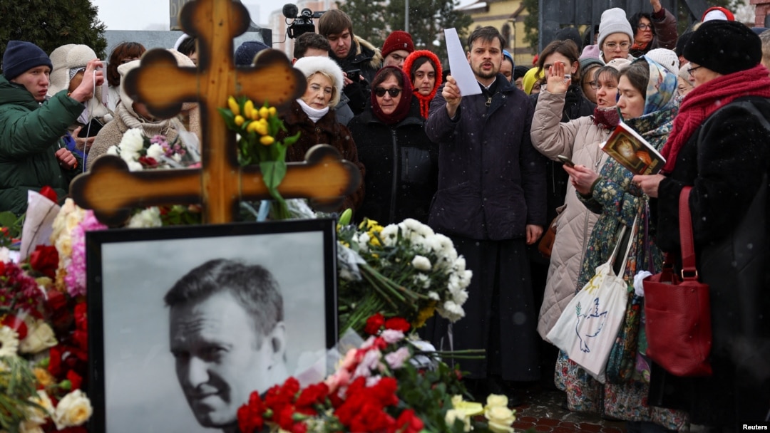 Могила Алексея Навального на Борисовском кладбище в Москве