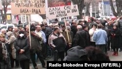 Архива - Протест на вработените во фабриката Еурокомпозит во Прилеп