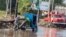 Откачка воды на улицах Хабаровска