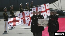 ავღანეთში დაღუპული ქართველი ჯარისკაცის ჩამოსვენება. თბილისის აეროპორტი