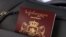 Наразі грузинський паспорт (на фото) дає можливість безвізового в'їзду до країн Євросоюзу