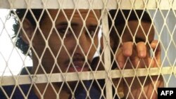 Ахмед аль-Кусо під час розгляду справи за звинуваченням у вибухах у Ємені, 1 вересня 2004 року