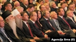 Patriarhul Porfirie (al treilea din stânga), Aleksandar Vulin, Ivica Dačić, Aleksandr Boțan Harcenko la ceremonia din 26 octombrie 2025.