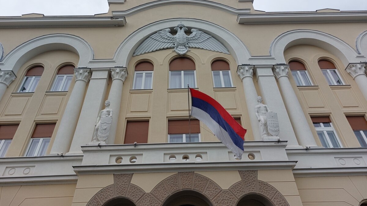 Dvoglavi orao postavljen na zgradu Banskog dvora u Banjaluci