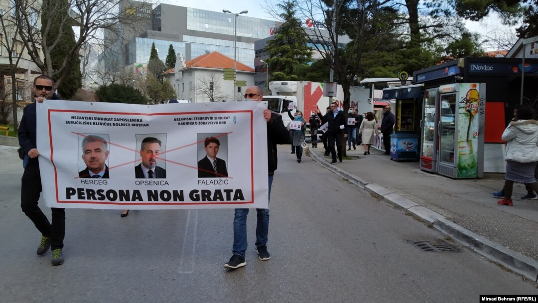 Protestna šetnja zdravstvenih radnika u Mostaru