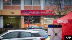 Илустрација- кафе баровите во Ханау каде што се случија пукањата