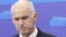 Premierul George Papandreou la o întîlnire cu presa, ieri, la Bruxelles