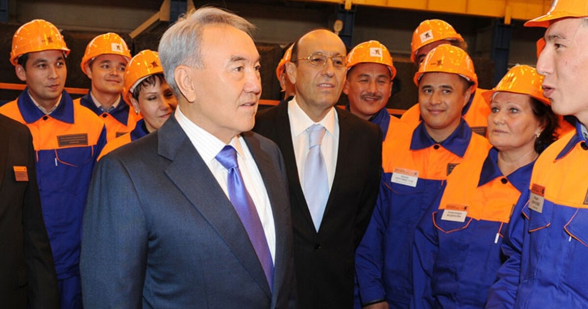 Үлкен киска Порно видео: спермы в анал