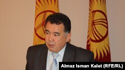 Kyrgyzstan -- The Central Election Commission Chairman Abdraimov, Bishkek. 17Oct2011