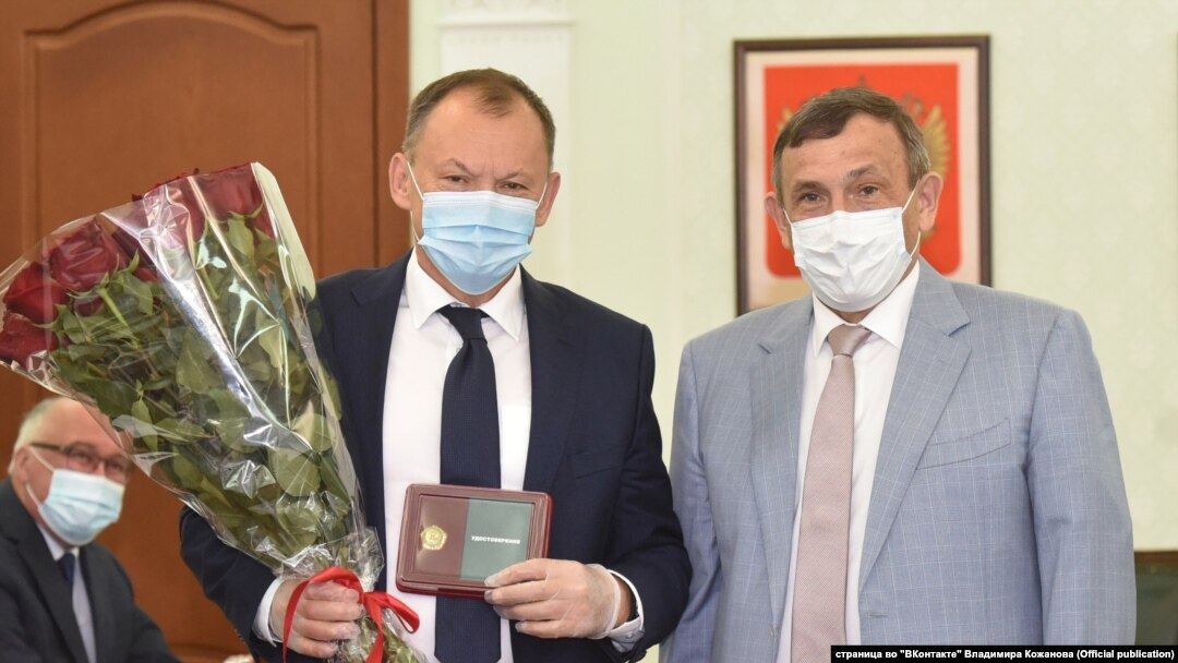 Владимир Кожанов (слева) и глава Марий Эл Александр Евстифеев