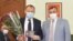 Владимир Кожанов (слева) и глава Марий Эл Александр Евстифеев