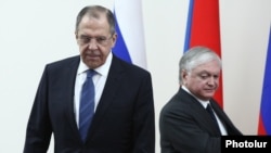 Sergei Lavrov və erməni həmkarı Eduard Nalbandian.