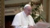 Папа Франциск виголошує різдвяне послання, Ватикан, 25 грудня 2020 року