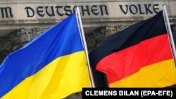 Флаги Украины и Германии, иллюстрационное фото 