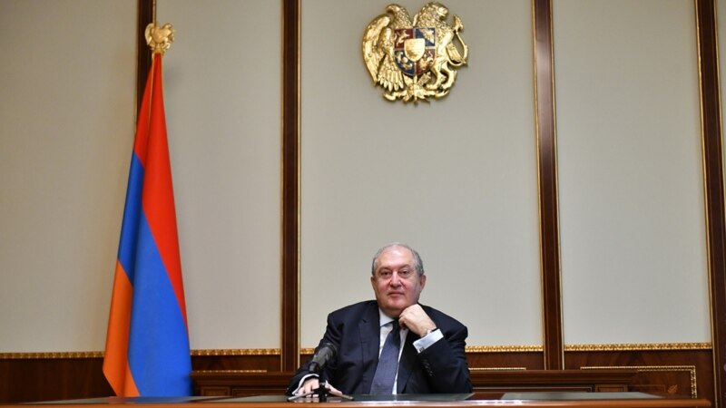 Армениянын президенти кезексиз парламенттик шайлоо өткөрүүгө чакырды