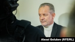 Vladimir Plahotniuc adus la ședința de judecată de la Judecătoria Chișinău, filiala Buiucani din 15 decembrie 2025