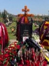 Russia's Funeral Industry Is Booming With No End In Sight To Ukraine Invasion video grab 1