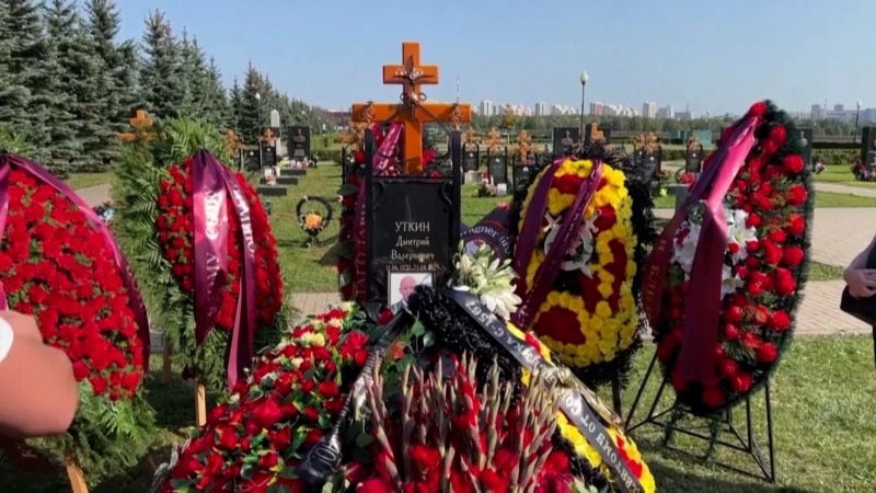 Russia’s Funeral Industry Booms Amid Rising Deaths From Ukraine War