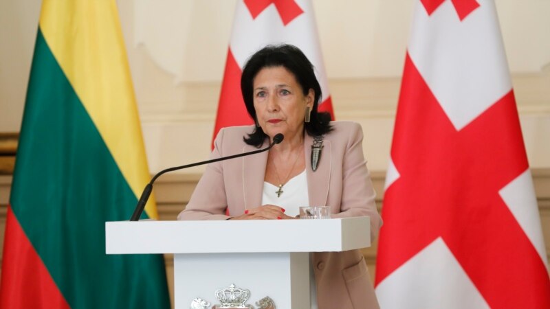 Presidentja e Gjeorgjisë i vë veton ligjit për “agjentë të huaj”