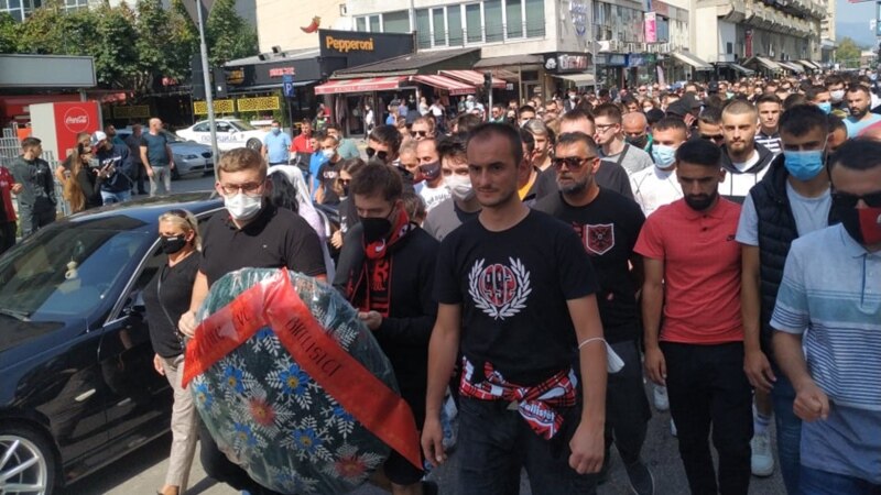 Марш во Тетово во чест на жртвите од пожарот