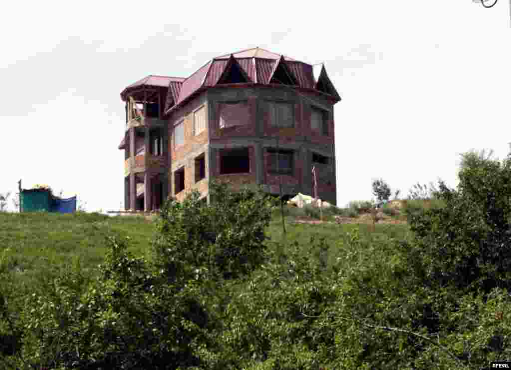 Бомпӯшиҳои рангини Душанбе #9