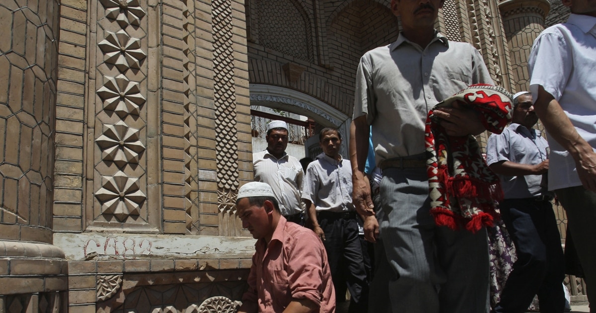 Үлкен кеуделердің порнофотосуреттері