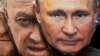 Măști care îi arată pe președintele rus Vladimir Putin (dreapta) și pe șeful grupului Wagner, Evgheni Prigojin, sunt scoase la vânzare la un magazin de suveniruri din Sankt Petersburg/Rusia. Imagine din în 4 iunie 2023.
