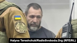 Обвинувачений у вбивстві політика Андрія Парубія 53-річний львів’янин Михайло Сцельніков, фото із зали суду, 1 квітня 2026 року