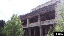 Недабудаваны будынак у комлексе летнікаў у Валожынскім раёне.