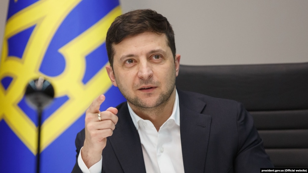 Президент України Володимир Зеленський обіцяє «велике переселення» мешканців державних дач