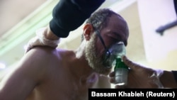 La un spital din orașul Douma, Ghouta orientală lîngă Damascus, 25 februarie 2018