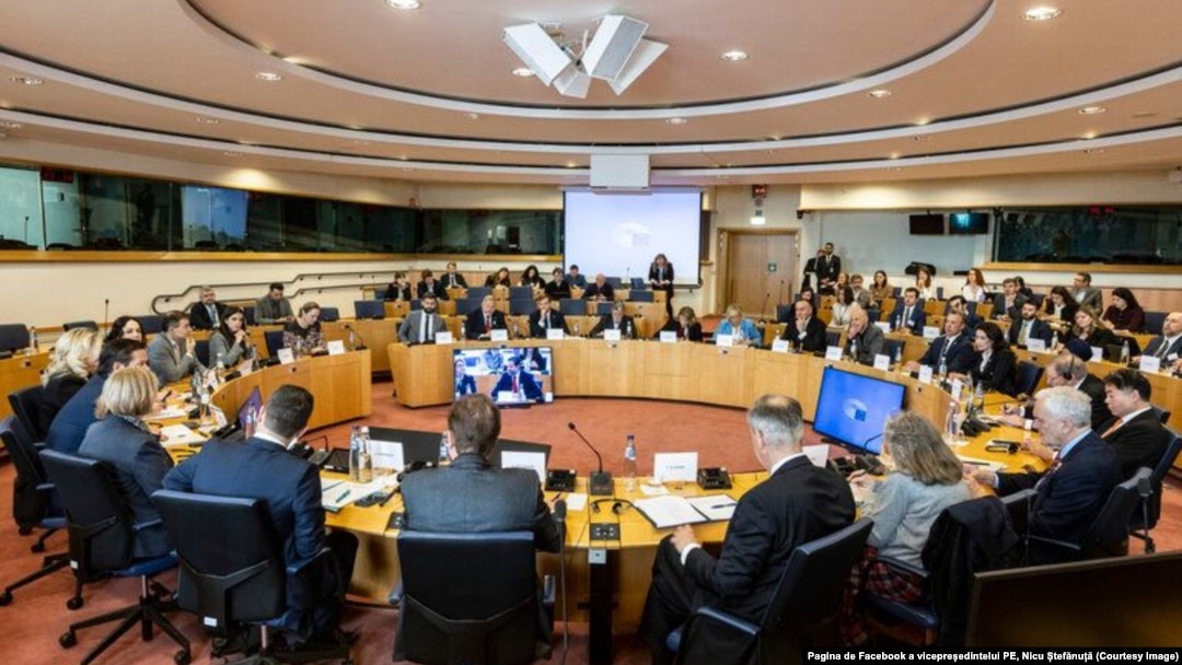 O delegație de congresmeni republicani și democrați va discuta în această săptămână cu autorități de la București despre relația bilaterală în contextul reprioritizării obiectivelor de politică externă ale SUA.