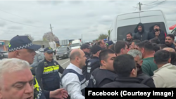 ფოტოილუსტრაცია: მარნეულში პოლიციასა და ფერმერებს შორის დაპირისპირება იყო - დაკავებულია 2 პირი.