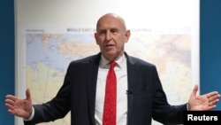 جان هیلی وزیر دفاع بریتانیا در نشست رایزنی برای تأمین امنیت کشتی‌رانی در تنگۀ هرمز