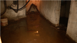 Тиждень без води та каналізації: як кияни виживають без комунікацій та рятують свої будинки