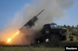 Ukrainian fire rockets at Russian positions in the Donetsk region. (file photo)