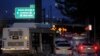 Поройният дъжд принуди много шофьори да изоставят автомобилите си.