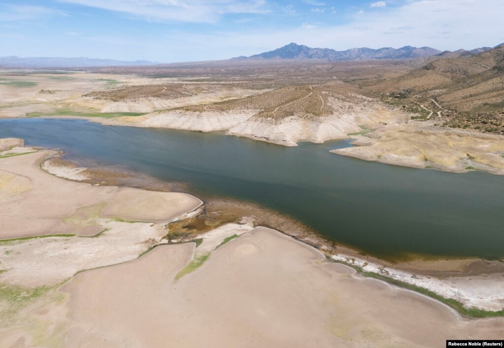 Nivele të ulëta të ujit në rezervuarin San Karlos, afër Peridotit në Arizona të Shteteve të Bashkuara. 3 korrik 2026.