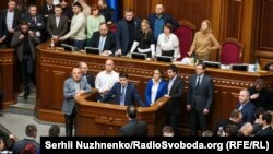Водночас спікер парламенту зазначив, що досі «майже ні від кого не надійшло пропозицій щодо цього законопроєкту»