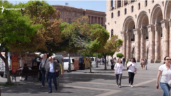 Մերժումներ, ֆինանսական վնասներ, երկարատև սպասում. ի՞նչ է կատարվում ԵՄ դեսպանատներում 