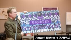 Цырымонія ўзнагароджваньня прэміяй "Дэбют" у 2015 годзе. 